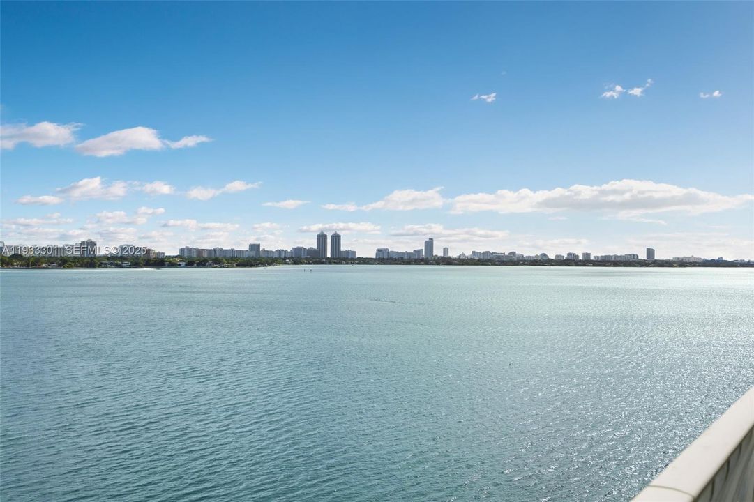 На продажу: $549,000 (2 спален, 2 ванн, 1030 Квадратных фут)