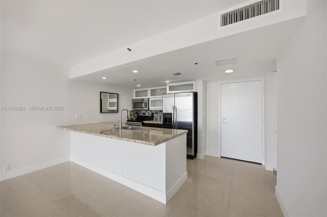 На продажу: $549,000 (2 спален, 2 ванн, 1030 Квадратных фут)