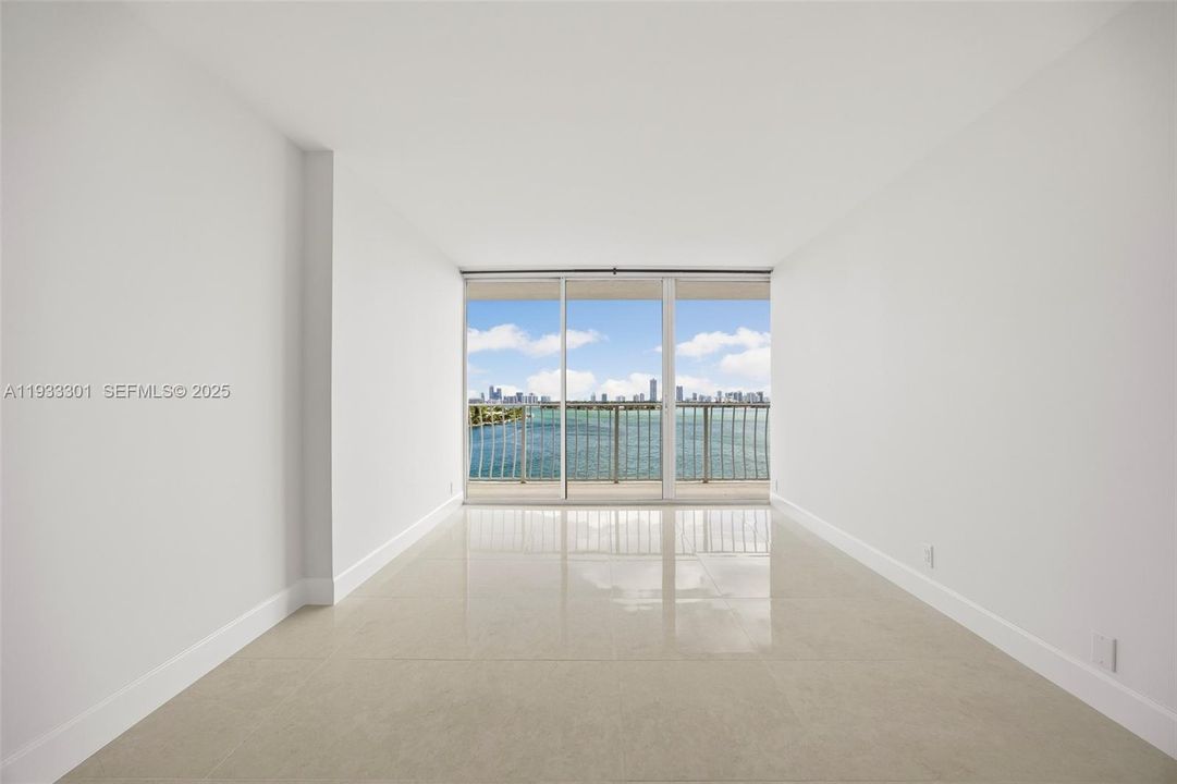 На продажу: $549,000 (2 спален, 2 ванн, 1030 Квадратных фут)