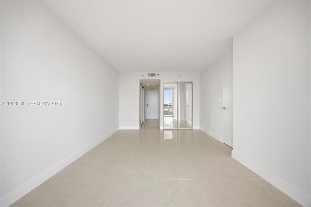 На продажу: $549,000 (2 спален, 2 ванн, 1030 Квадратных фут)