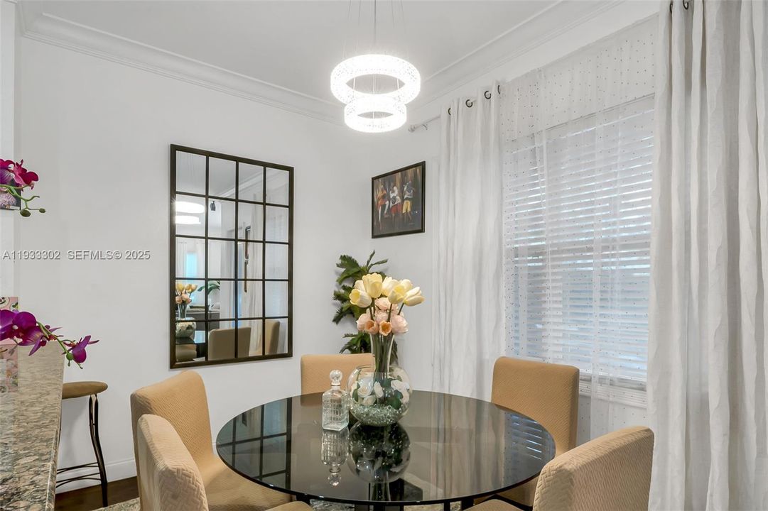 На продажу: $899,000 (5 спален, 3 ванн, 3106 Квадратных фут)