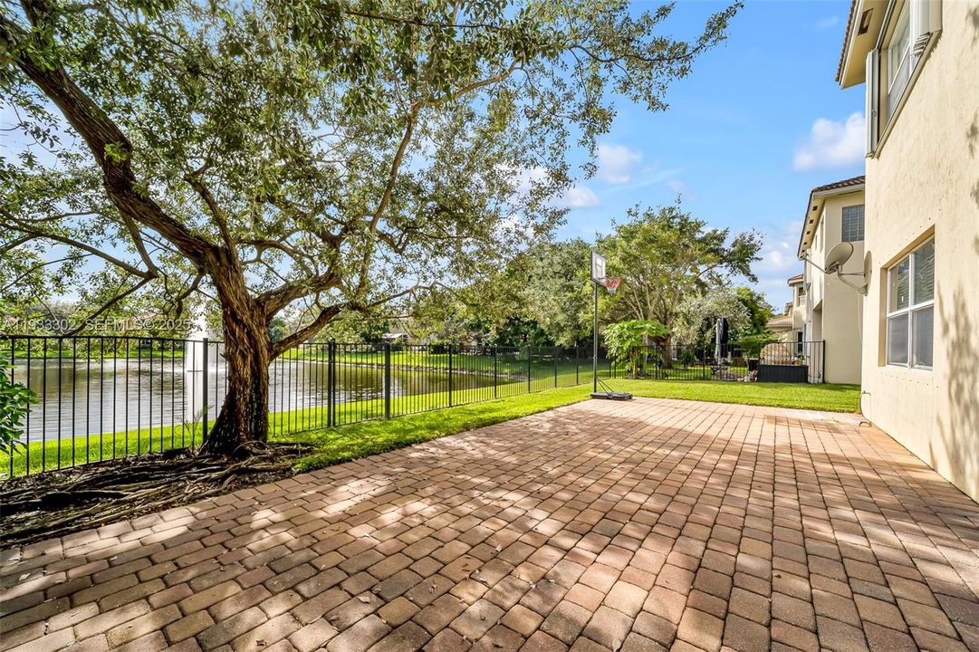 На продажу: $899,000 (5 спален, 3 ванн, 3106 Квадратных фут)