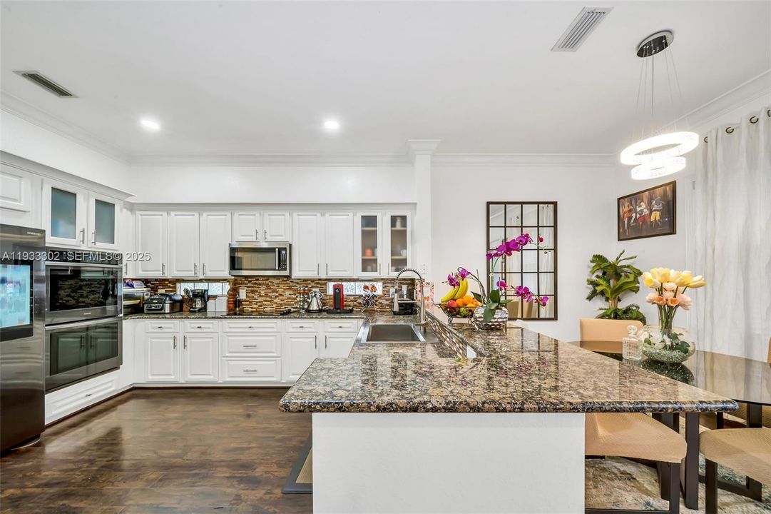 На продажу: $899,000 (5 спален, 3 ванн, 3106 Квадратных фут)