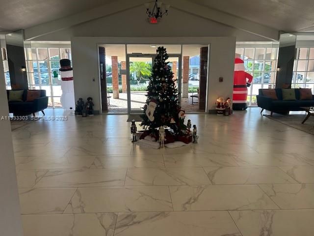 На продажу: $395,000 (2 спален, 2 ванн, 1192 Квадратных фут)