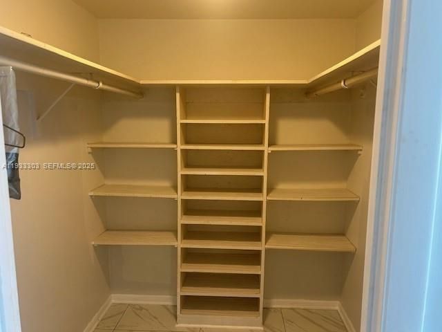 На продажу: $395,000 (2 спален, 2 ванн, 1192 Квадратных фут)