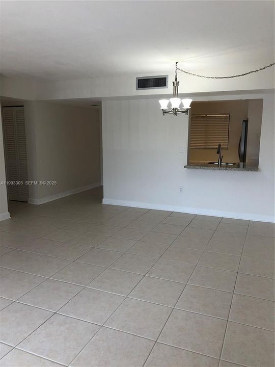 For Sale: $257,500 (2 beds, 2 baths, 965 Square Feet)