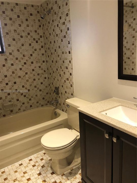 For Sale: $257,500 (2 beds, 2 baths, 965 Square Feet)