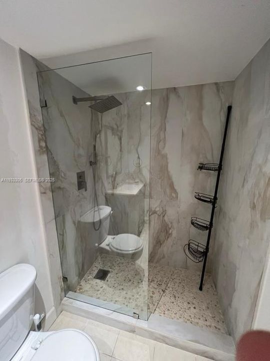 For Sale: $257,500 (2 beds, 2 baths, 965 Square Feet)