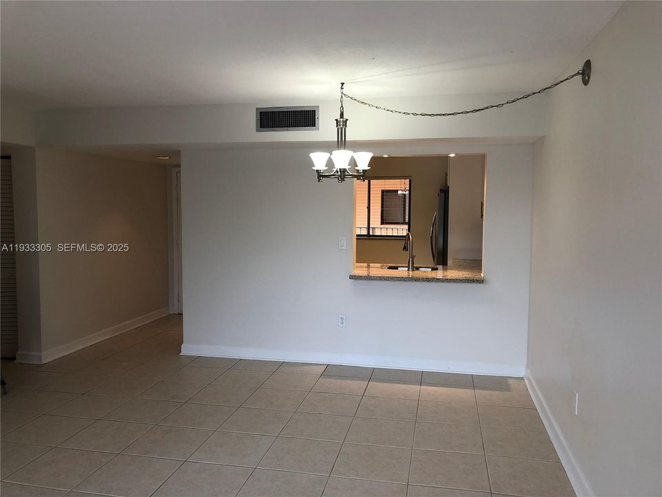 For Sale: $257,500 (2 beds, 2 baths, 965 Square Feet)
