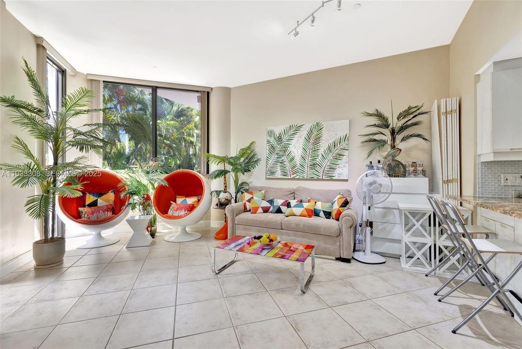 Activo con contrato: $375,000 (1 camas, 1 baños, 1180 Pies cuadrados)