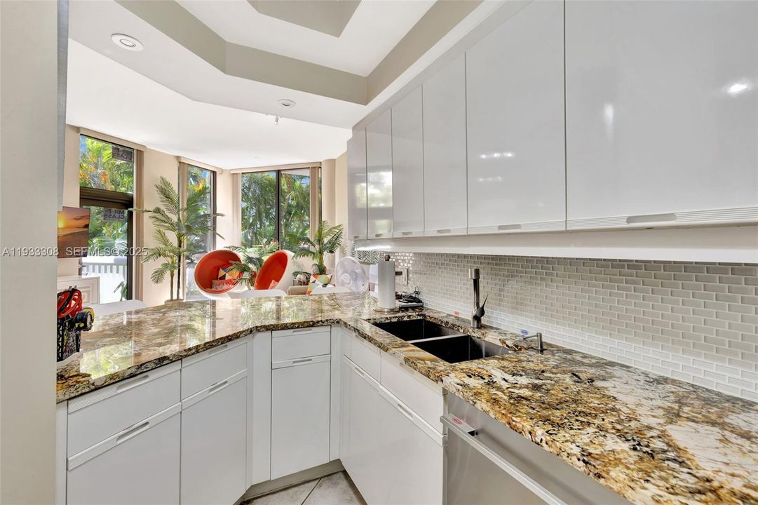 Activo con contrato: $375,000 (1 camas, 1 baños, 1180 Pies cuadrados)