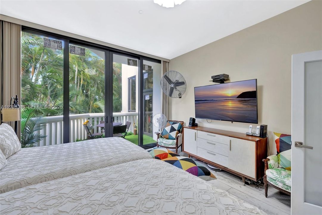 Activo con contrato: $375,000 (1 camas, 1 baños, 1180 Pies cuadrados)