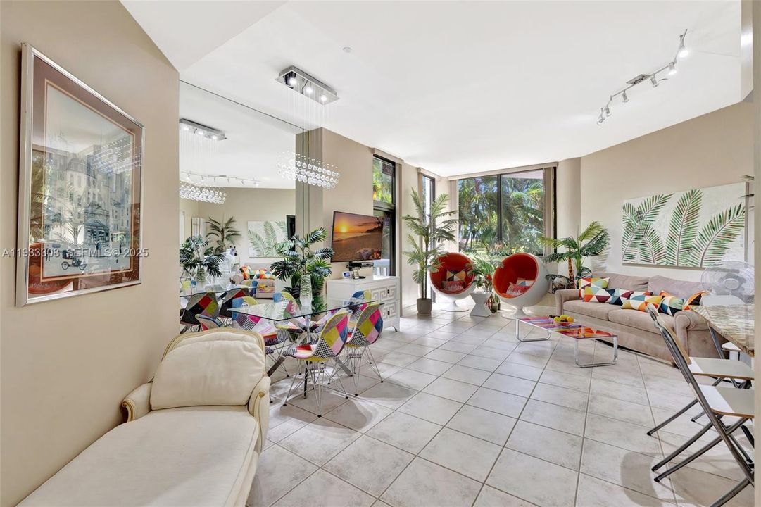 Activo con contrato: $375,000 (1 camas, 1 baños, 1180 Pies cuadrados)