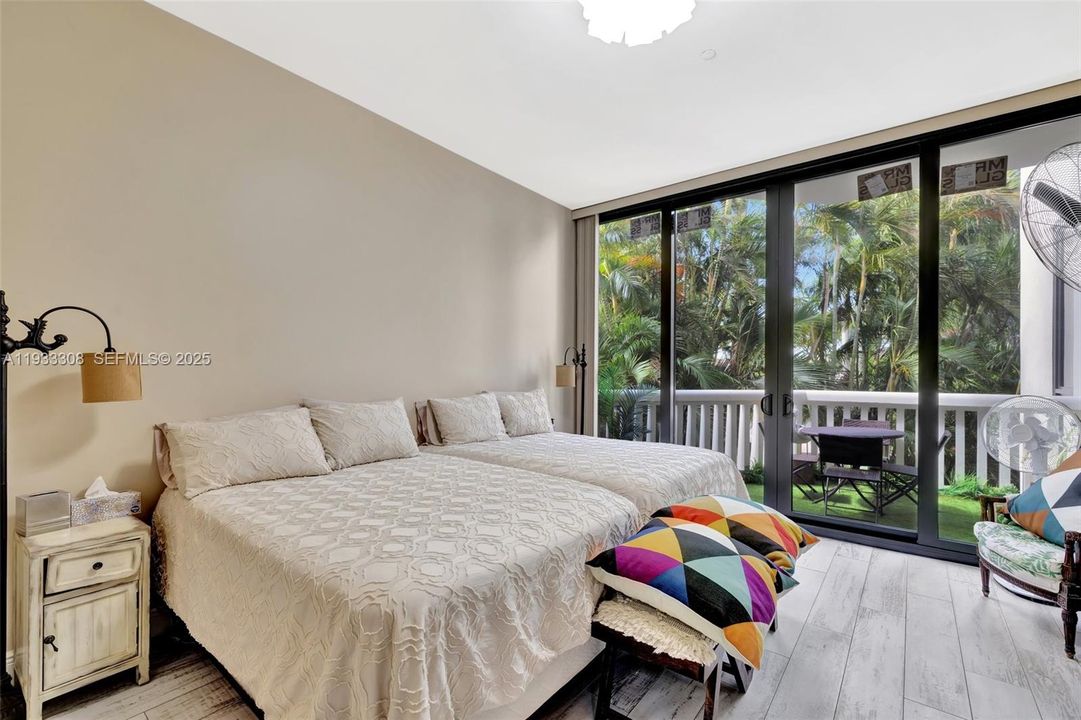 Activo con contrato: $375,000 (1 camas, 1 baños, 1180 Pies cuadrados)