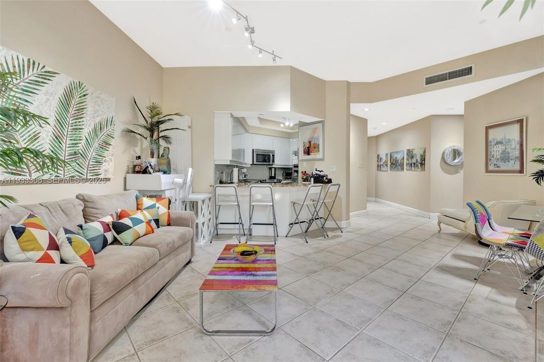 Activo con contrato: $375,000 (1 camas, 1 baños, 1180 Pies cuadrados)