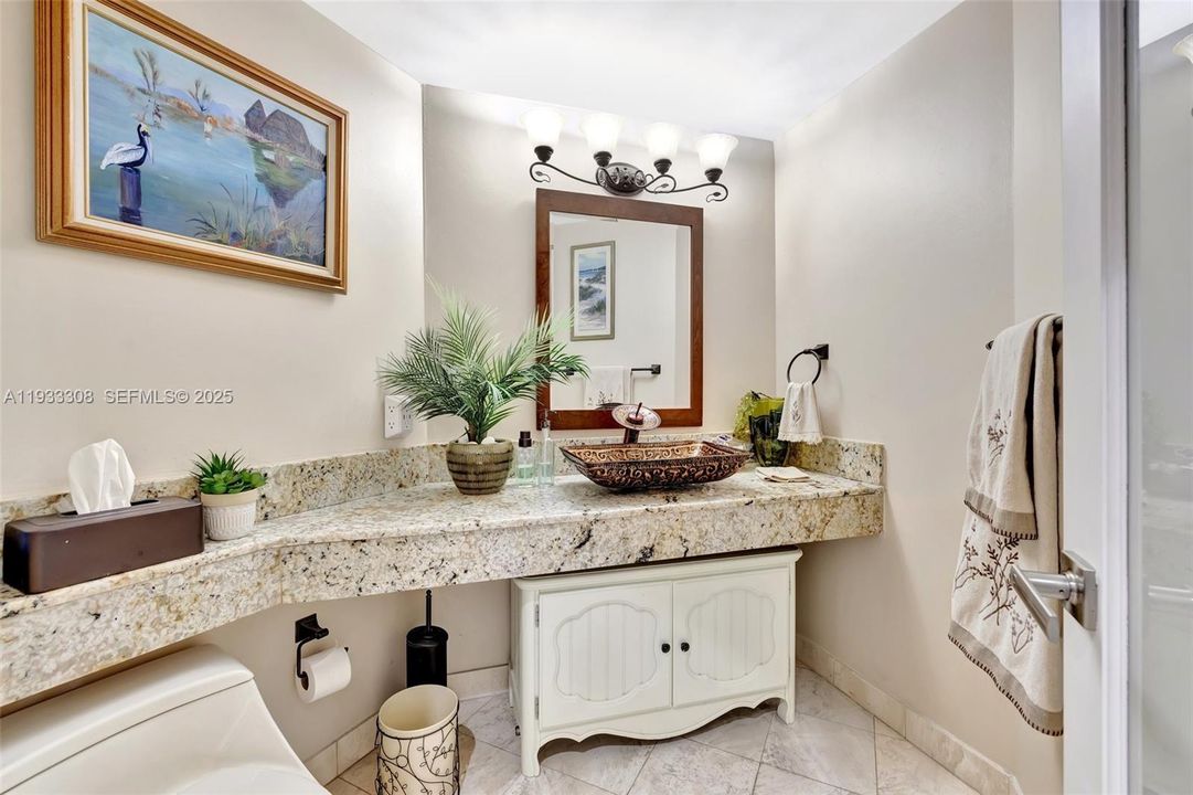 Activo con contrato: $375,000 (1 camas, 1 baños, 1180 Pies cuadrados)