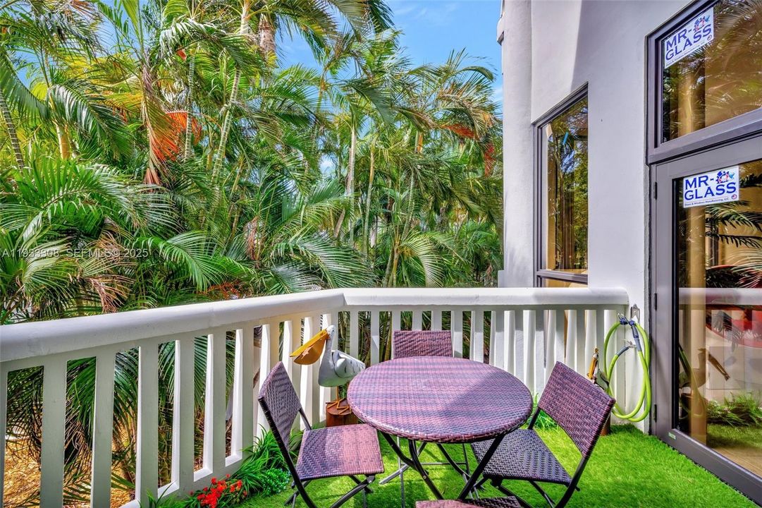 Activo con contrato: $375,000 (1 camas, 1 baños, 1180 Pies cuadrados)