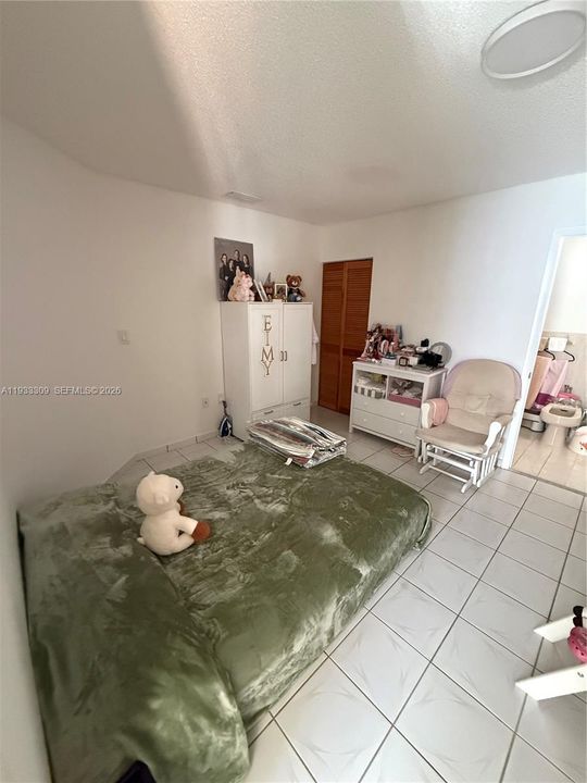 待售: $575,000 (4 贝兹, 2 浴室, 1452 平方英尺)