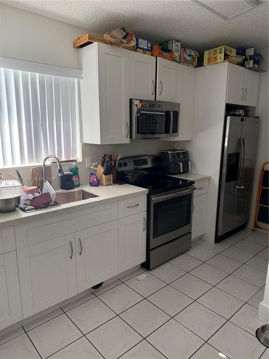 待售: $575,000 (4 贝兹, 2 浴室, 1452 平方英尺)