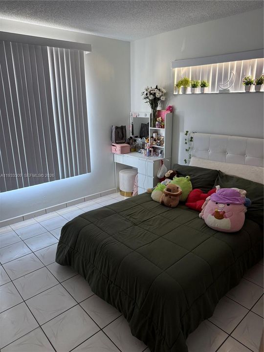 待售: $575,000 (4 贝兹, 2 浴室, 1452 平方英尺)