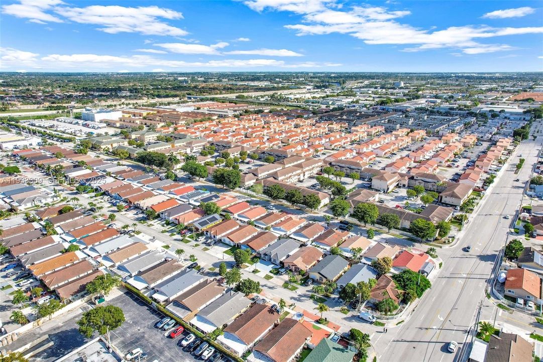 待售: $575,000 (4 贝兹, 2 浴室, 1452 平方英尺)