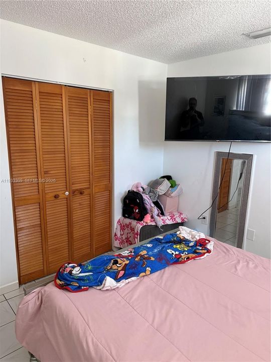 待售: $575,000 (4 贝兹, 2 浴室, 1452 平方英尺)