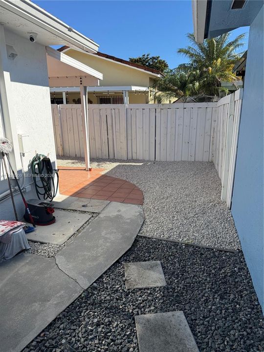 待售: $575,000 (4 贝兹, 2 浴室, 1452 平方英尺)