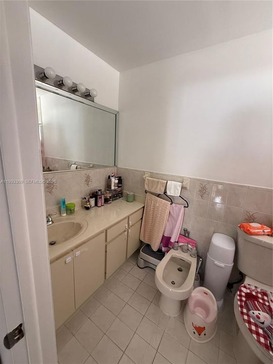 待售: $575,000 (4 贝兹, 2 浴室, 1452 平方英尺)