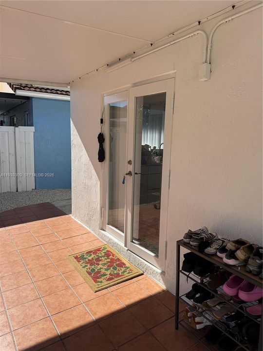 待售: $575,000 (4 贝兹, 2 浴室, 1452 平方英尺)