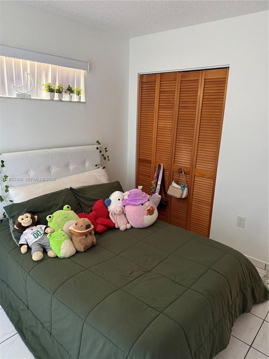 待售: $575,000 (4 贝兹, 2 浴室, 1452 平方英尺)