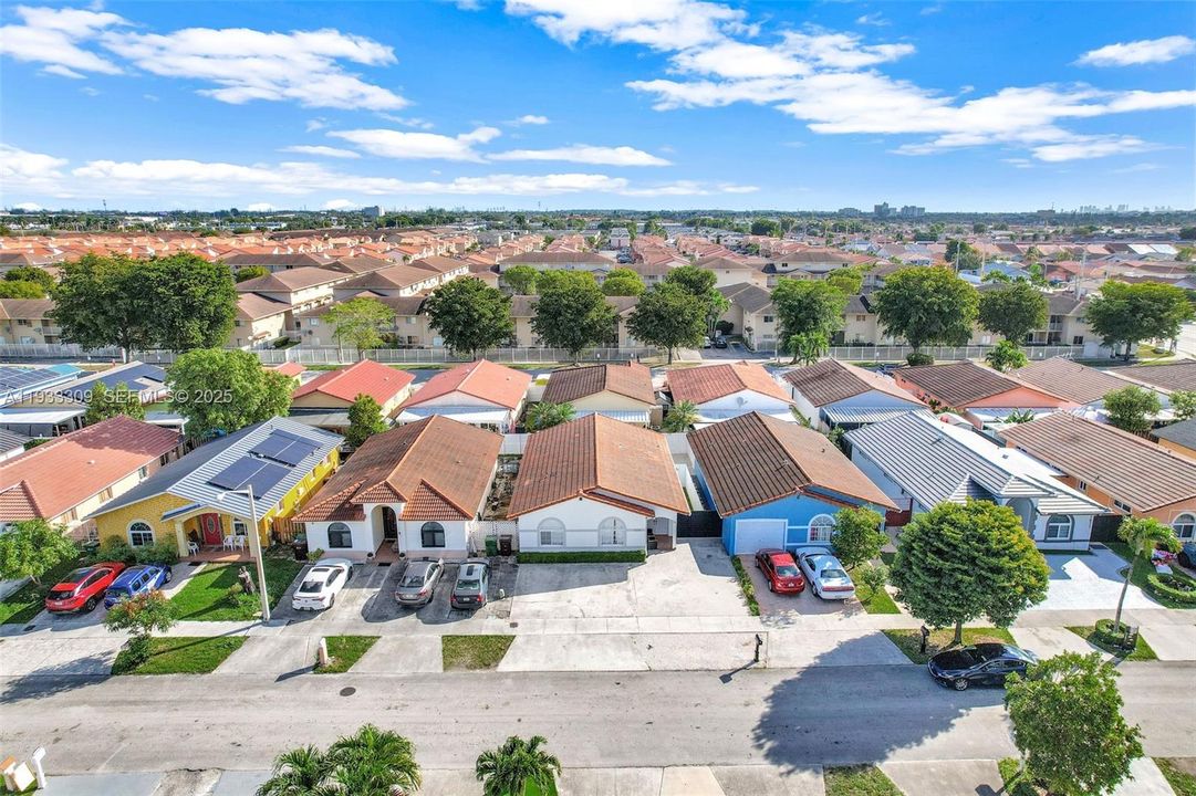 待售: $575,000 (4 贝兹, 2 浴室, 1452 平方英尺)