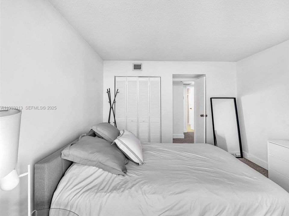 В аренду: $2,890 (2 спален, 2 ванн, 1357 Квадратных фут)