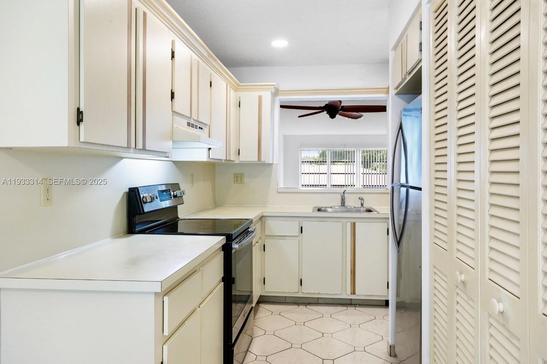 For Rent: $1,900 (2 beds, 2 baths, 1198 Square Feet)