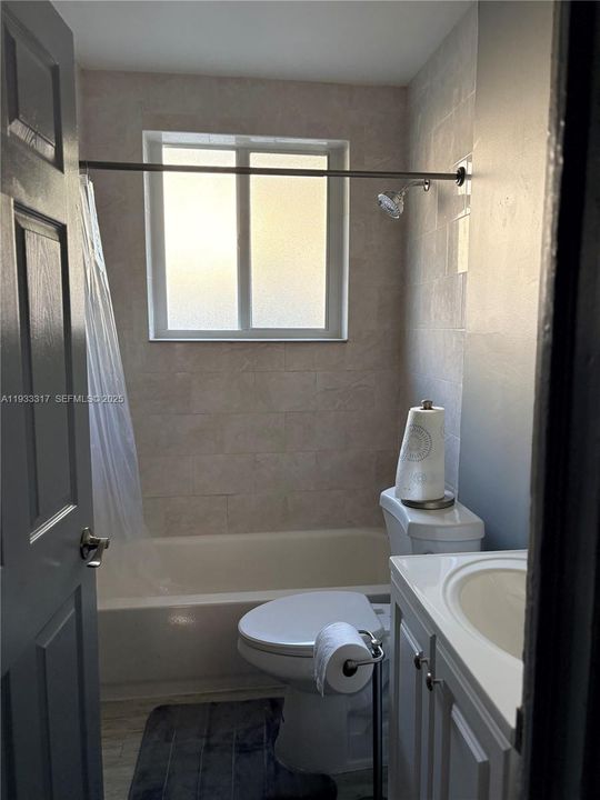 For Rent: $3,000 (3 beds, 2 baths, 1800 Square Feet)