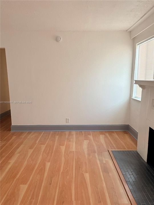 For Rent: $3,000 (3 beds, 2 baths, 1800 Square Feet)