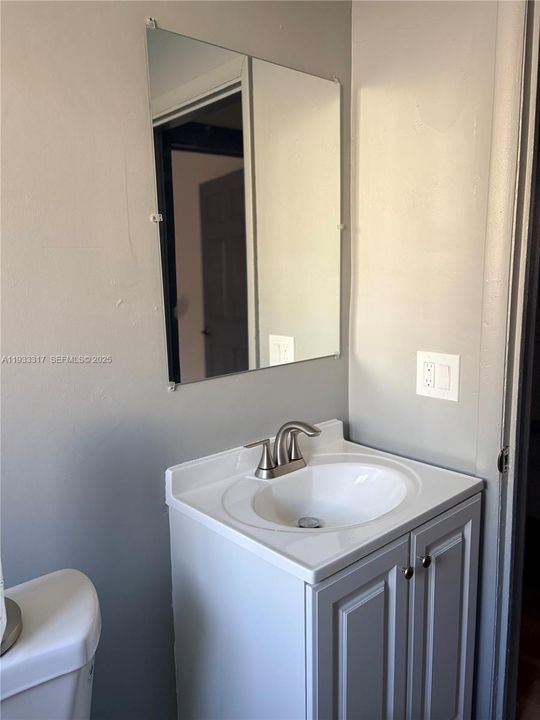 For Rent: $3,000 (3 beds, 2 baths, 1800 Square Feet)