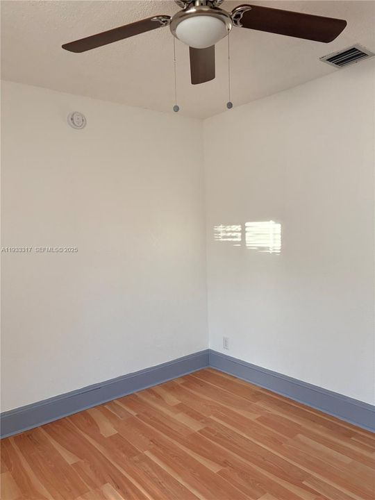 For Rent: $3,000 (3 beds, 2 baths, 1800 Square Feet)