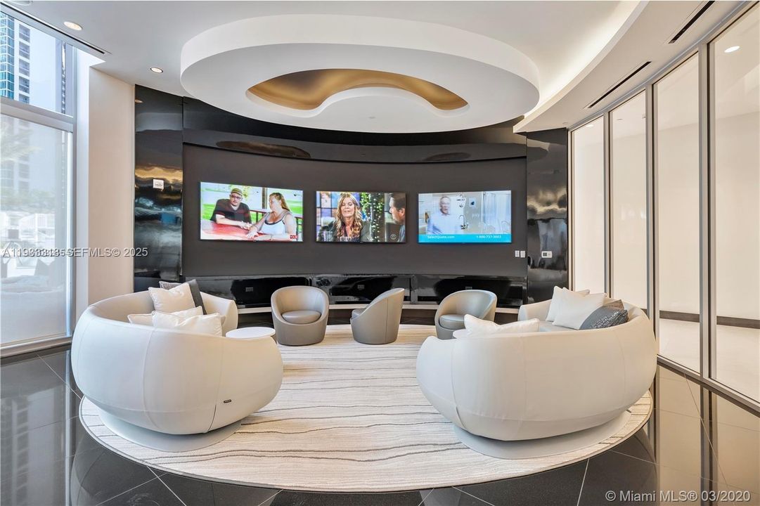 For Rent: $4,800 (1 beds, 1 baths, 937 Square Feet)