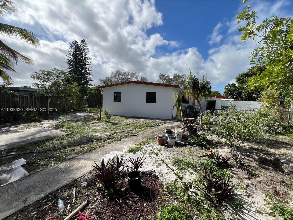 En Renta: $3,500 (4 camas, 2 baños, 1271 Pies cuadrados)