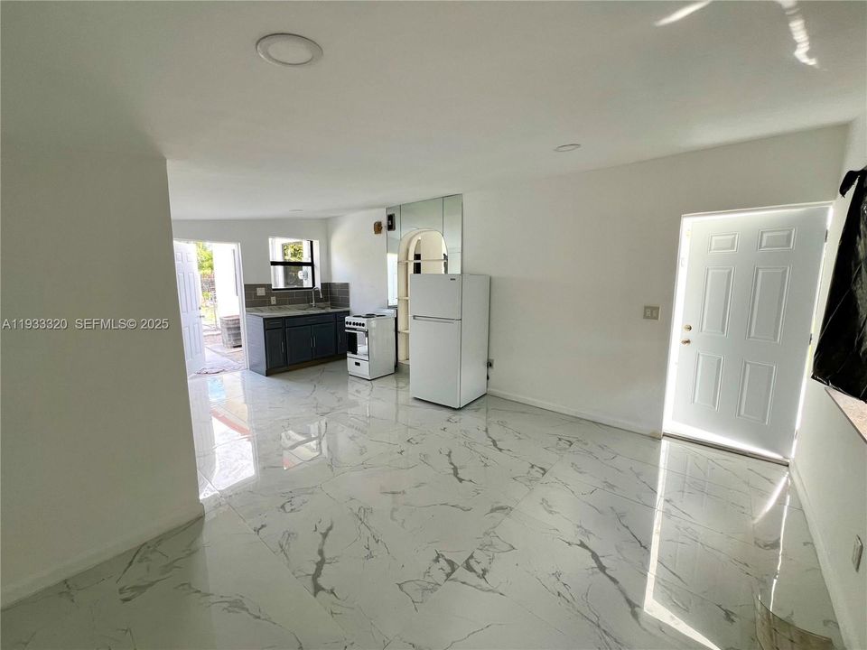 En Renta: $3,500 (4 camas, 2 baños, 1271 Pies cuadrados)