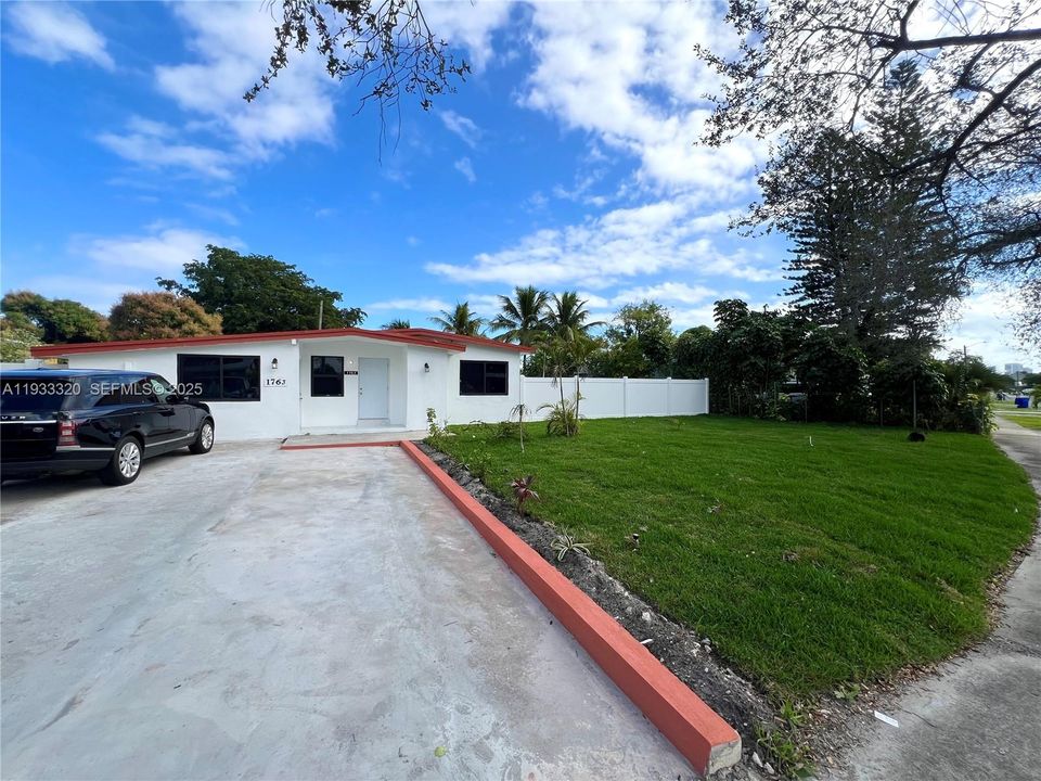 En Renta: $3,500 (4 camas, 2 baños, 1271 Pies cuadrados)