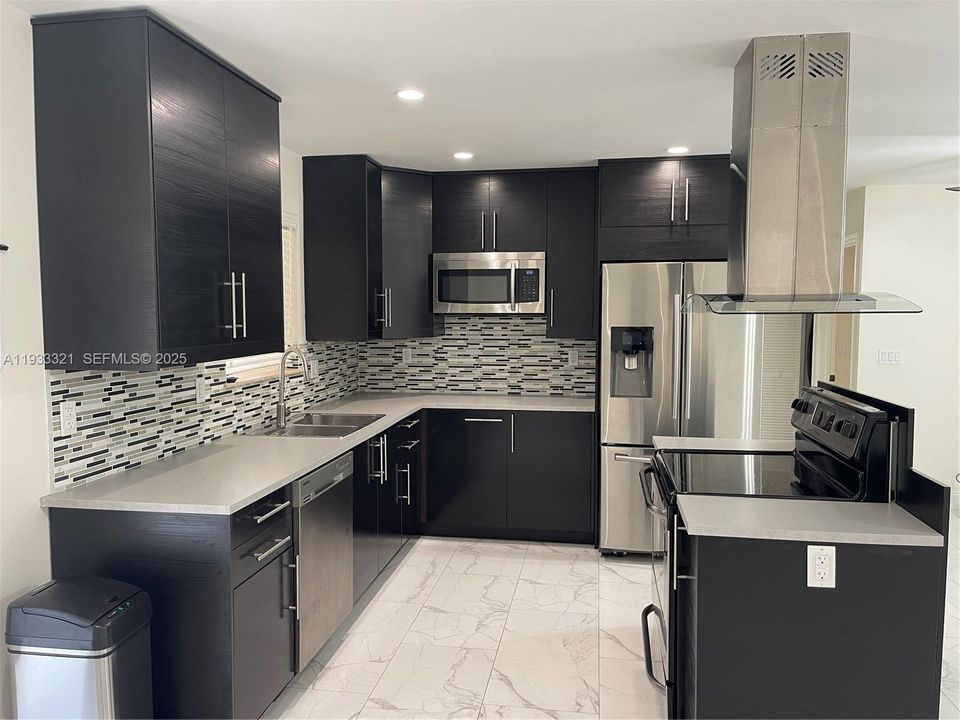 出租: $2,950 (2 贝兹, 2 浴室, 2154 平方英尺)