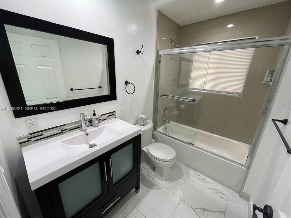 出租: $2,950 (2 贝兹, 2 浴室, 2154 平方英尺)