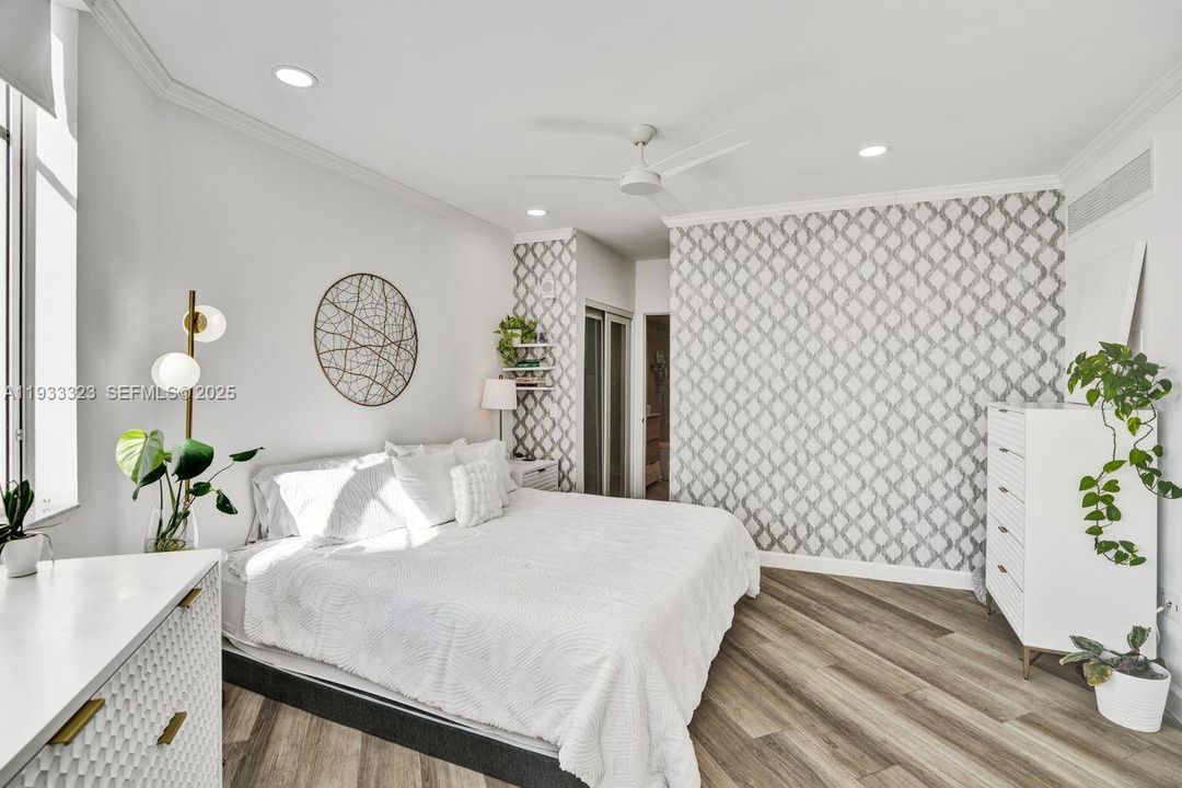 待售: $990,000 (2 贝兹, 2 浴室, 1100 平方英尺)