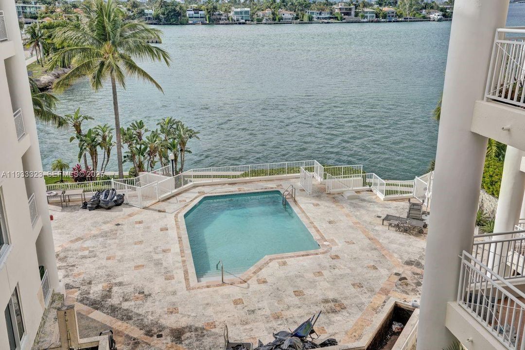 待售: $990,000 (2 贝兹, 2 浴室, 1100 平方英尺)