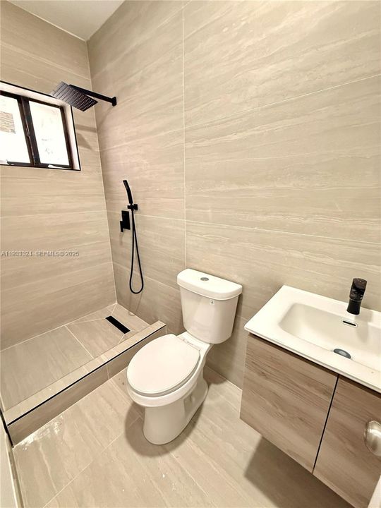 For Rent: $2,700 (2 beds, 2 baths, 2336 Square Feet)