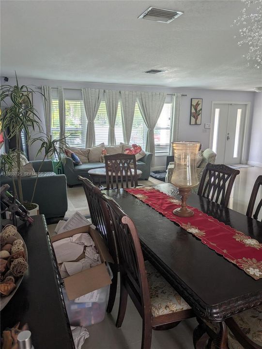 For Sale: $535,000 (3 beds, 2 baths, 1653 Square Feet)