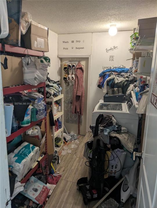 For Sale: $535,000 (3 beds, 2 baths, 1653 Square Feet)