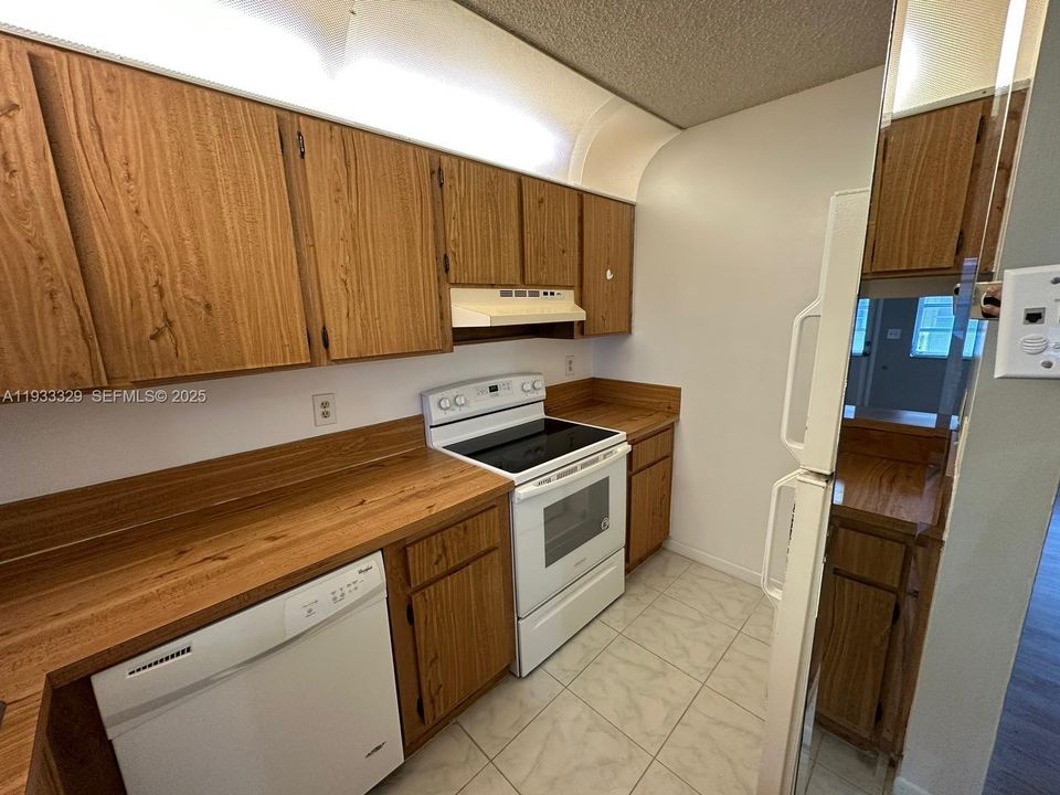 For Rent: $1,750 (2 beds, 2 baths, 768 Square Feet)