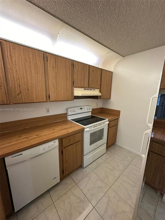 For Rent: $1,750 (2 beds, 2 baths, 768 Square Feet)